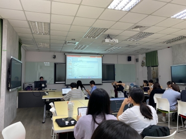 以AI輔助設計英語教學網頁