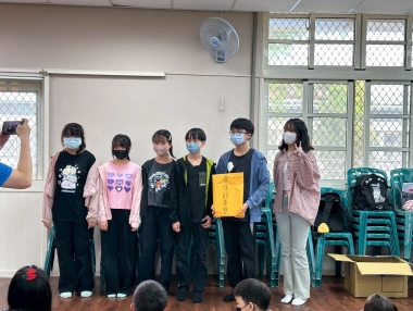 初級寫作(二)教學參訪-至新光國小進行英文遊戲闖關