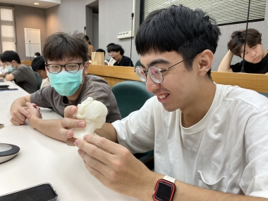 擴增實境教學APP以太極拳美學的應用與實踐為例