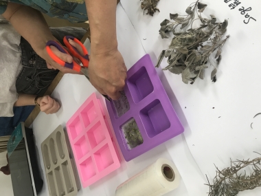  浪愛齊步走香皂與包裝設計工坊