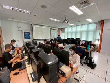 AI輔助Arduino感測器工作坊