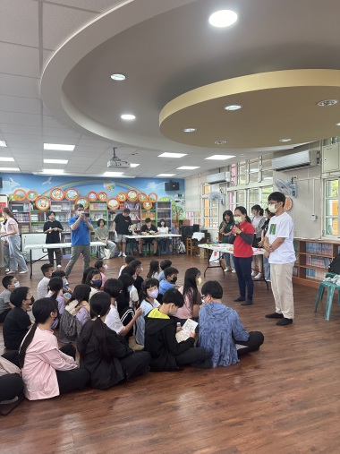初級寫作(二)教學參訪-至新光國小進行英文遊戲闖關